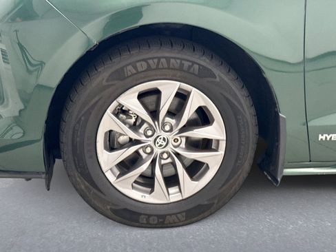 Used 2021 Toyota Sienna LE FWD image 12