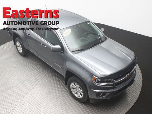 Used 2019 Chevrolet Colorado LT w/ LT Convenience Package image 3