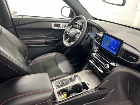 Used 2022 Ford Explorer ST-Line image 25