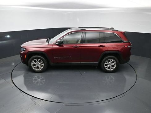 Used 2022 Jeep Grand Cherokee Limited AWD/4WD image 17