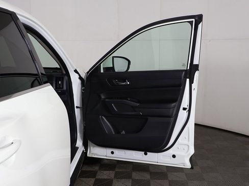 Used 2023 Nissan Pathfinder SL w/ Cargo Package image 21