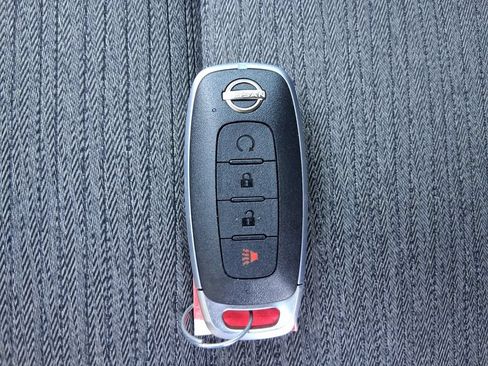 Used 2023 Nissan Rogue SV FWD image 32