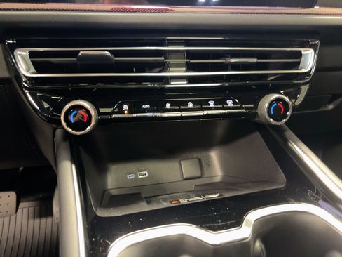 New 2026 Chevrolet Traverse Z71 w/ Driver Confidence Package image 26