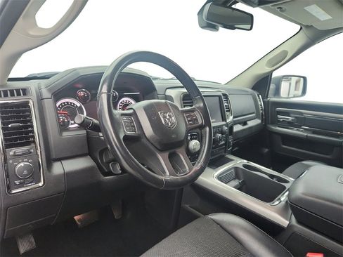 Used 2018 RAM 1500 Sport image 10