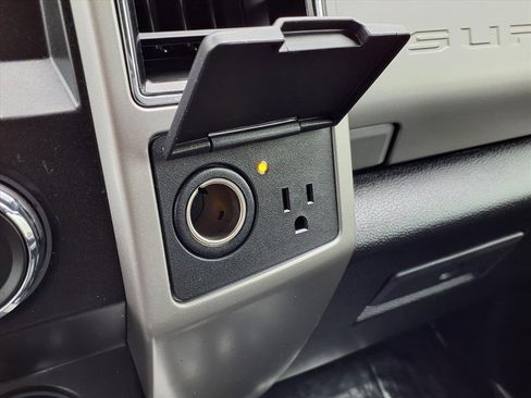 Certified 2021 Ford F250 Lariat w/ Lariat Ultimate Package image 12