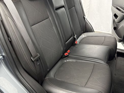 Used 2019 Chevrolet Trax LT w/ LT Convenience Package image 30