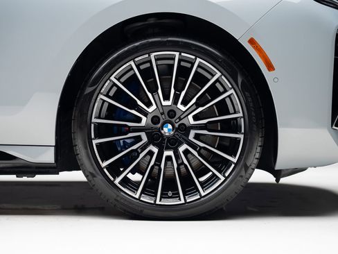 Used 2024 BMW i7 xDrive60 w/ M Sport Package RWD image 38