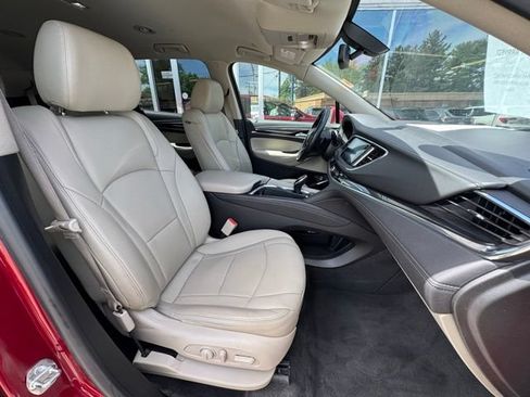 Used 2019 Buick Enclave Essence AWD/4WD image 12