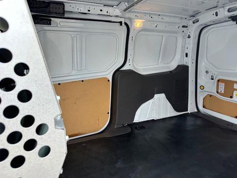 Used 2022 Ford Transit Connect XL image 22