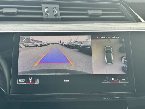 Certified 2022 Audi e-tron Premium Plus image 14