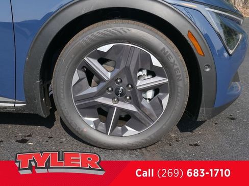 New 2025 Kia EV6 Light w/ Light LR Technology Package image 44