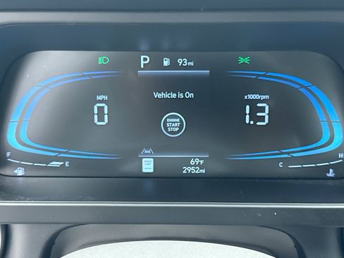 Used 2025 Hyundai Elantra Sport FWD image 13