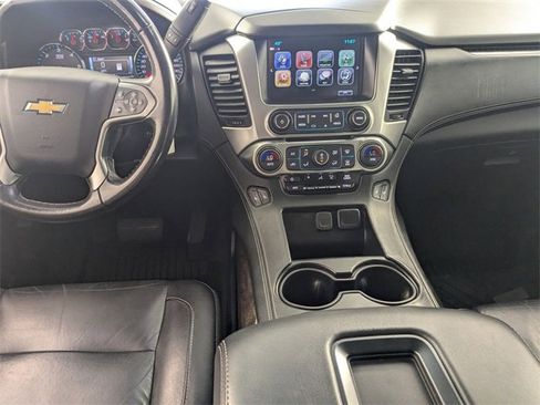 Used 2020 Chevrolet Suburban LT image 25