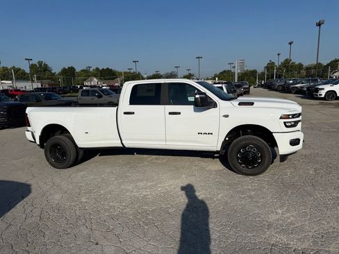 New 2027 RAM 3500 Big Horn AWD/4WD image 5