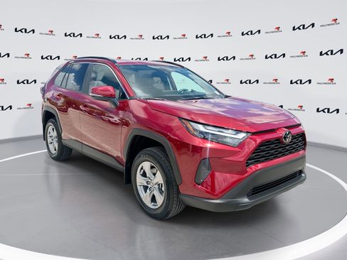 Used 2025 Toyota RAV4 XLE w/ Convenience Package image 1