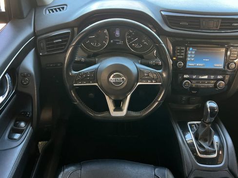 Used 2017 Nissan Rogue Sport SL FWD image 16