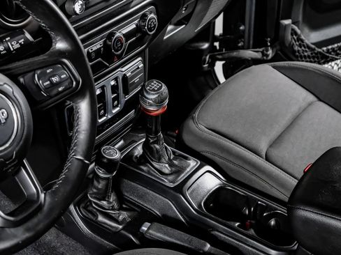 Used 2020 Jeep Wrangler Sport AWD/4WD image 19