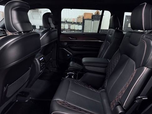 Used 2022 Jeep Grand Cherokee L Summit w/ Advanced Protech Group IV AWD/4WD image 25