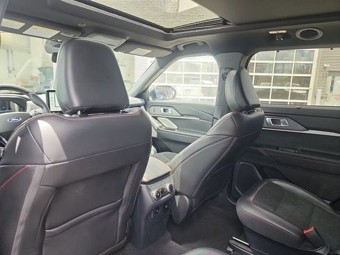 Certified 2025 Ford Explorer ST AWD/4WD image 24
