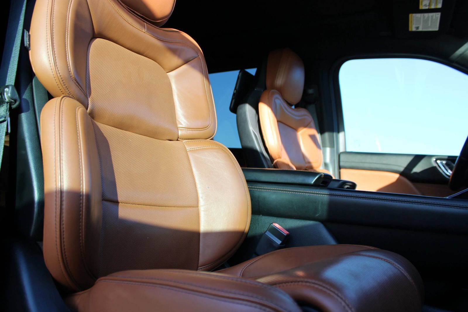 Used 2018 Lincoln Navigator L Reserve w/ Technology Package AWD/4WD image 21