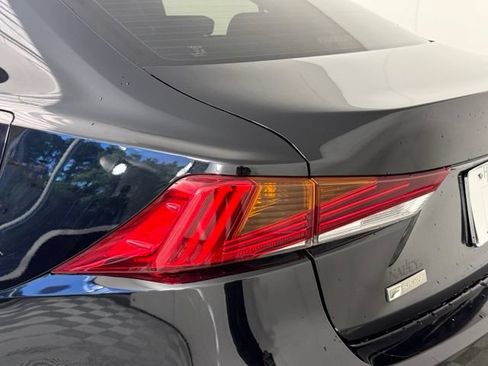 Used 2019 Lexus IS 300 w/ Navigation Package RWD image 18