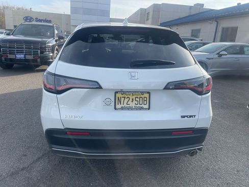 Used 2023 Honda HR-V Sport image 4