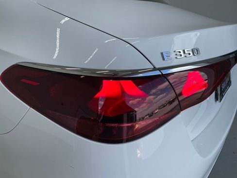 Used 2024 Mercedes-Benz E 350 4MATIC Sedan image 33