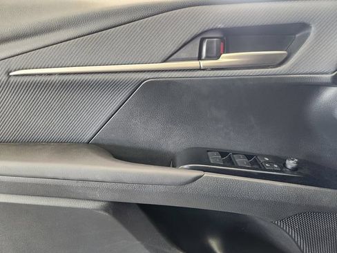 Used 2025 Toyota Camry SE FWD image 16