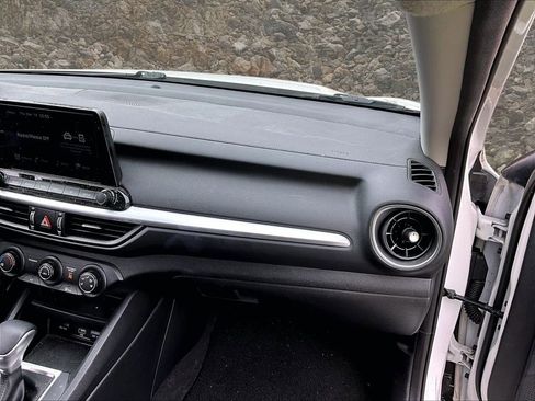 Used 2023 Kia Forte LXS image 12