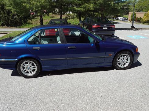 Used 1997 BMW 328i Sedan RWD image 11