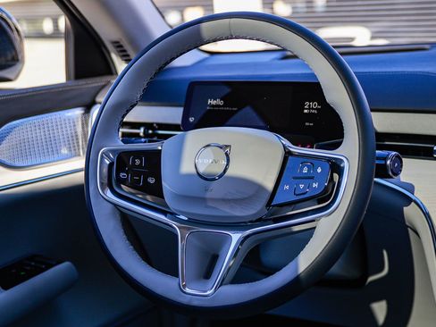 New 2025 Volvo EX90 Ultra w/ Protection Package Premier image 15