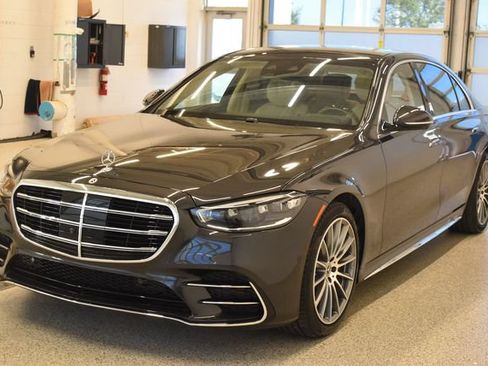 Used 2025 Mercedes-Benz S 580e 4MATIC Sedan image 9