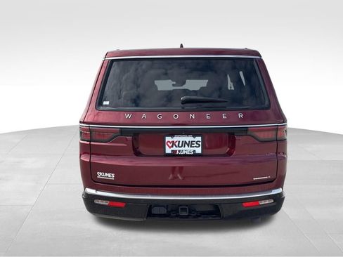 Used 2022 Jeep Wagoneer Series II AWD/4WD image 8