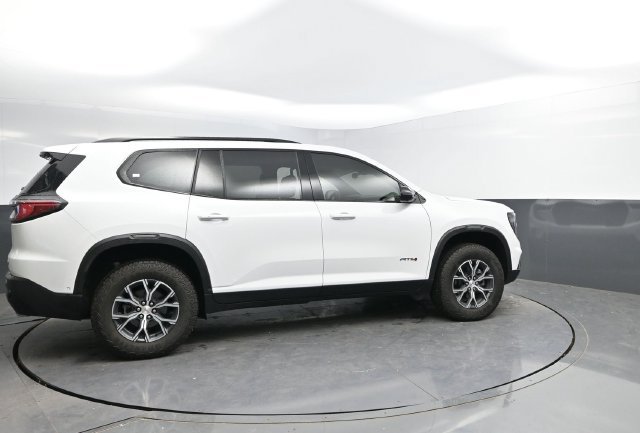 Used 2026 GMC Acadia AT4 w/ Super Cruise Package AWD/4WD image 2