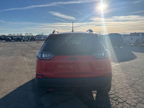 Used 2019 Jeep Cherokee Trailhawk image 7