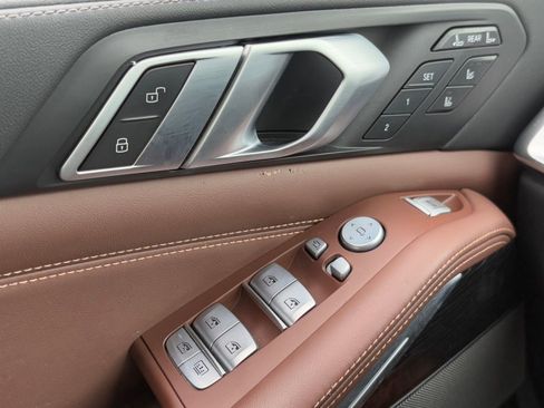 Used 2023 BMW X7 M60i w/ Executive Package image 35