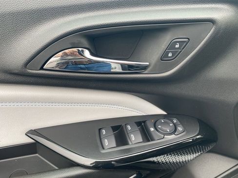 New 2025 Chevrolet Trax LT image 16