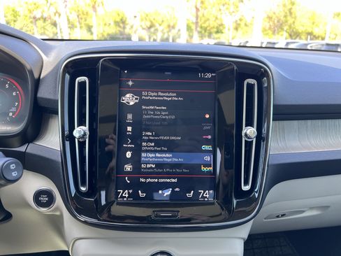 Used 2019 Volvo XC40 T5 Inscription image 23