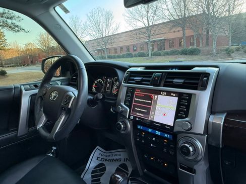 Used 2022 Toyota 4Runner Limited image 24