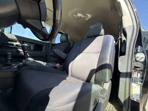 Used 2012 Toyota FJ Cruiser 4WD w/ Upgrade Pkg image 11