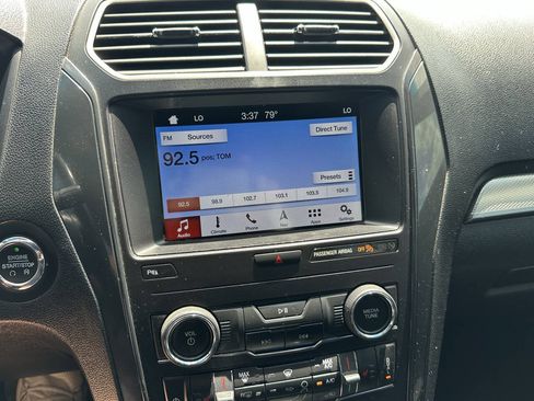 Used 2019 Ford Explorer XLT w/ Equipment Group 202A FWD image 15