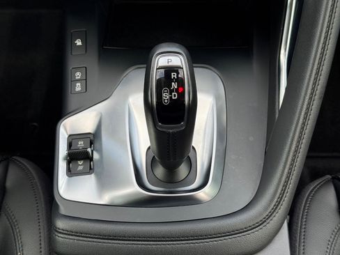 Used 2020 Jaguar E-PACE SE image 15