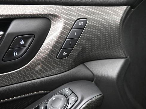 Used 2022 Chevrolet Traverse Premier image 19