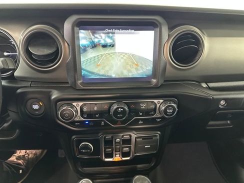 Used 2023 Jeep Wrangler Unlimited w/ Cold Weather Group image 22