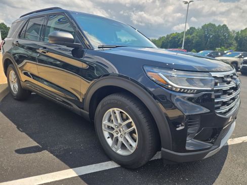 New 2026 Ford Explorer Active AWD/4WD image 4