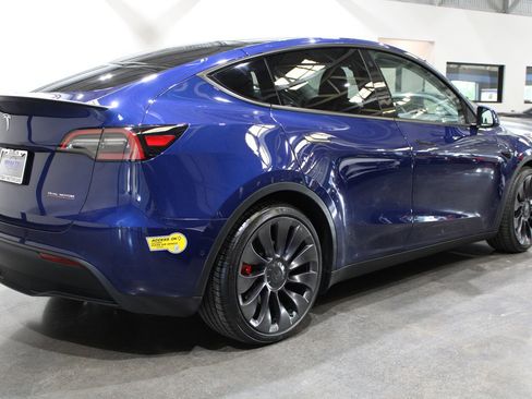 Used 2021 Tesla Model Y Performance image 12
