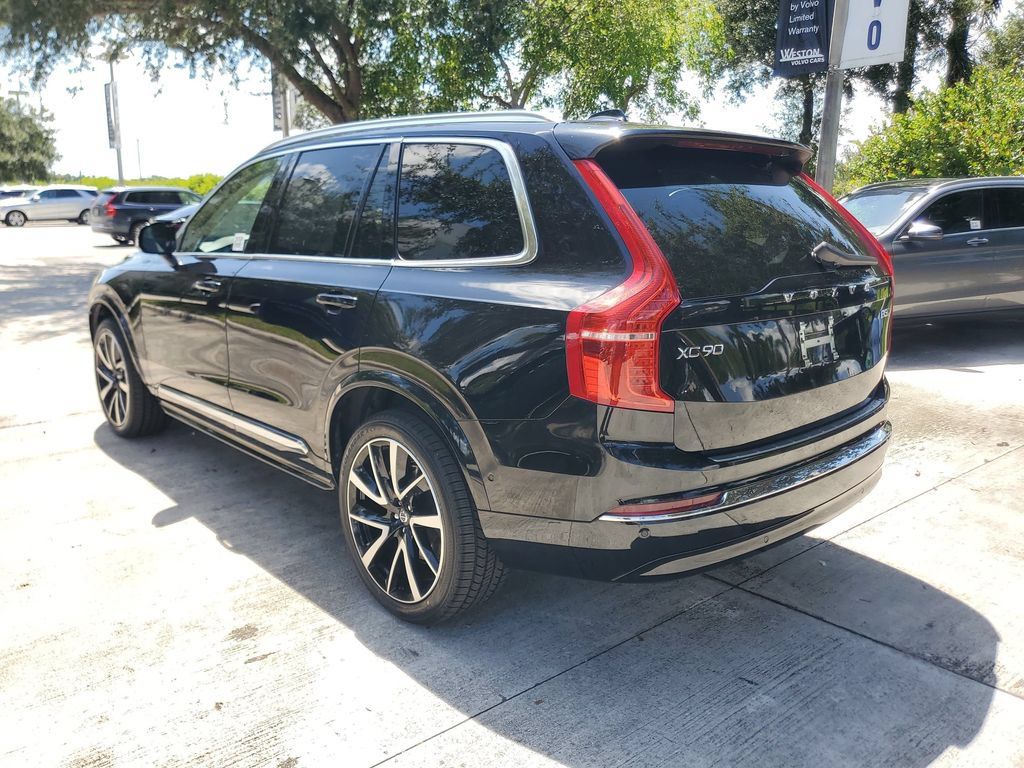 Certified 2024 Volvo XC90 B5 Plus w/ Protection Package Premier AWD/4WD image 4