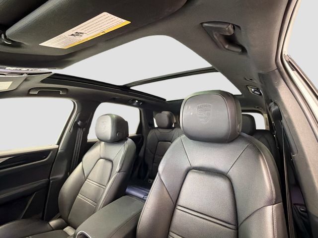 Used 2023 Porsche Cayenne Platinum Edition AWD/4WD image 18