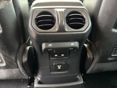 Used 2023 Jeep Wrangler Unlimited Rubicon 4xe w/ Safety Group AWD/4WD image 40