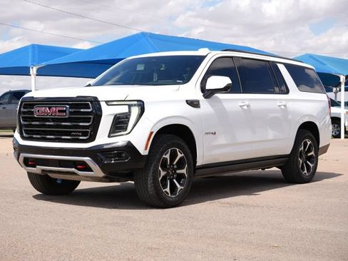 Used 2025 GMC Yukon XL AT4 w/ AT4 Premium Package AWD/4WD image 7